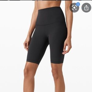 Lululemon women’s Align shorts